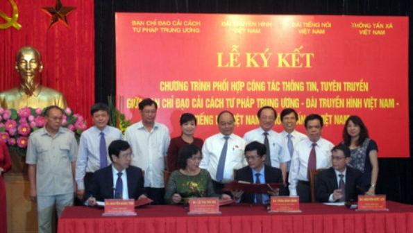 Comisión Directiva de Reforma Jurídica coordina con órganos de prensa